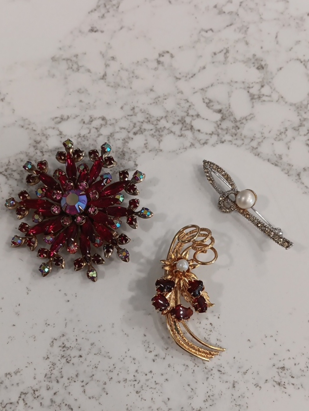 Vintage-Inspired Red Crystal Burst Brooch - Gold Accent